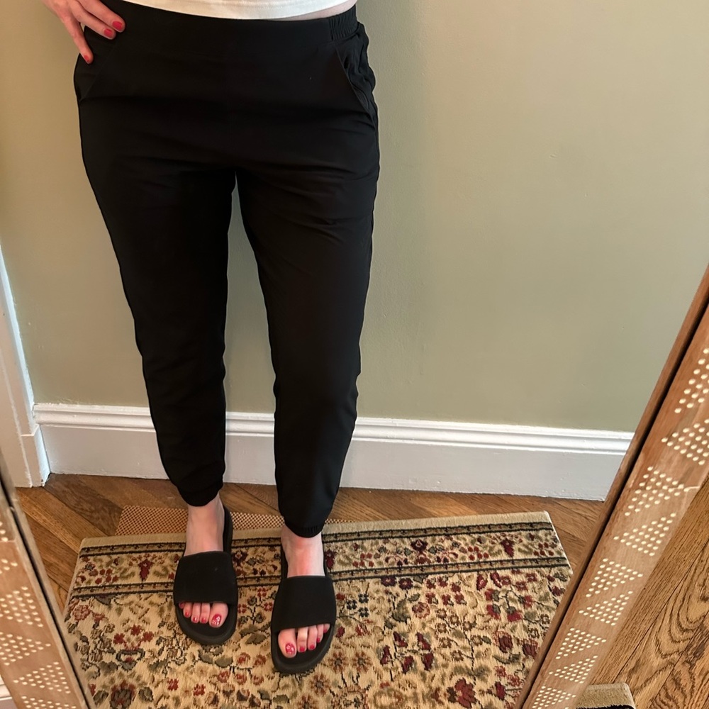 Athleta insulated joggers, size 4